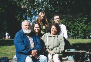 2002 Legnica z Mariettą Kruzel i uczniami